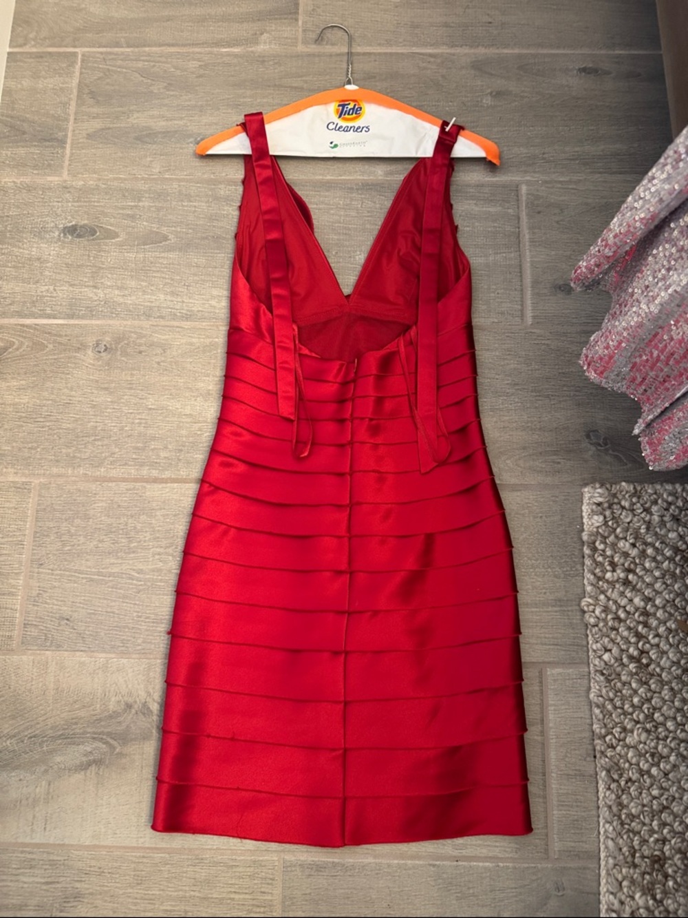 BCBGMAXAZRIA Red V-Neck Tiered Mini Dress - Picture 7 of 12